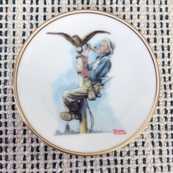 Norman Rockwell Other - Norman Rockwell Man‎ Painting Flagpole Mini Plate Limited Edition 1983 Collector